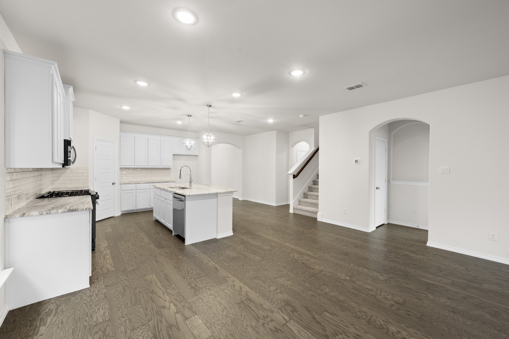 7736 Gatevine Avenue Joshua TX 76058