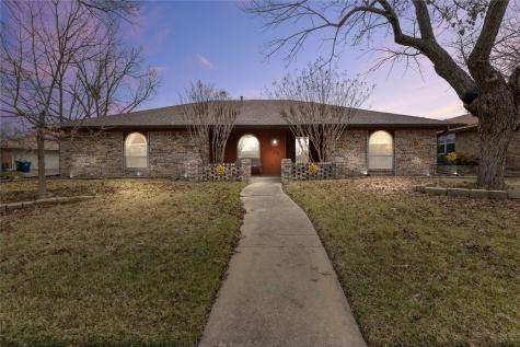 1925 Aspen Drive Lewisville TX 75077