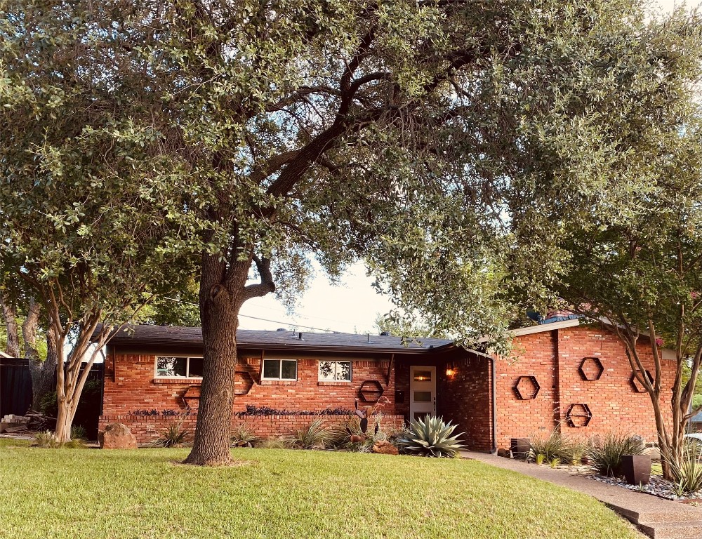 10206 Clary Drive Dallas TX 75218
