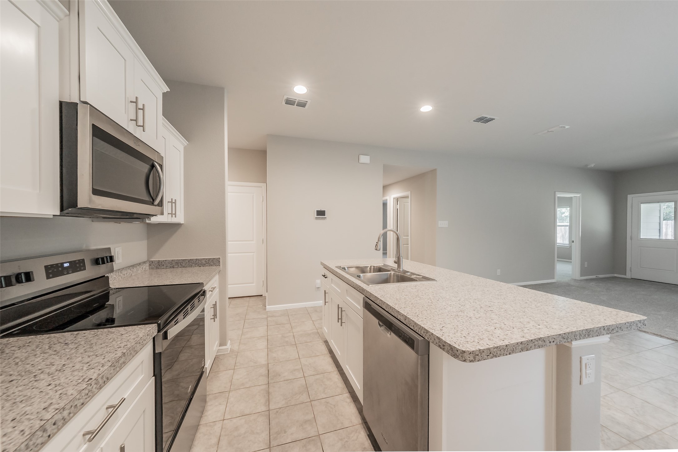 304 Abingdon Street Azle TX 76020