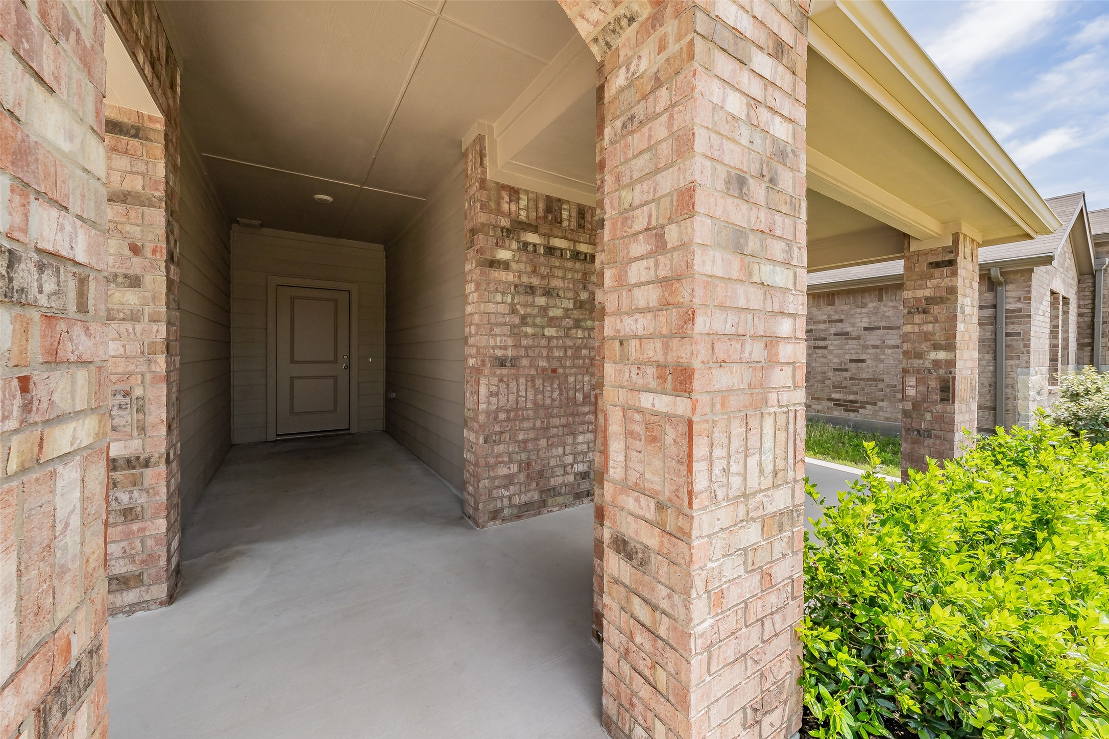 304 Abingdon Street Azle TX 76020