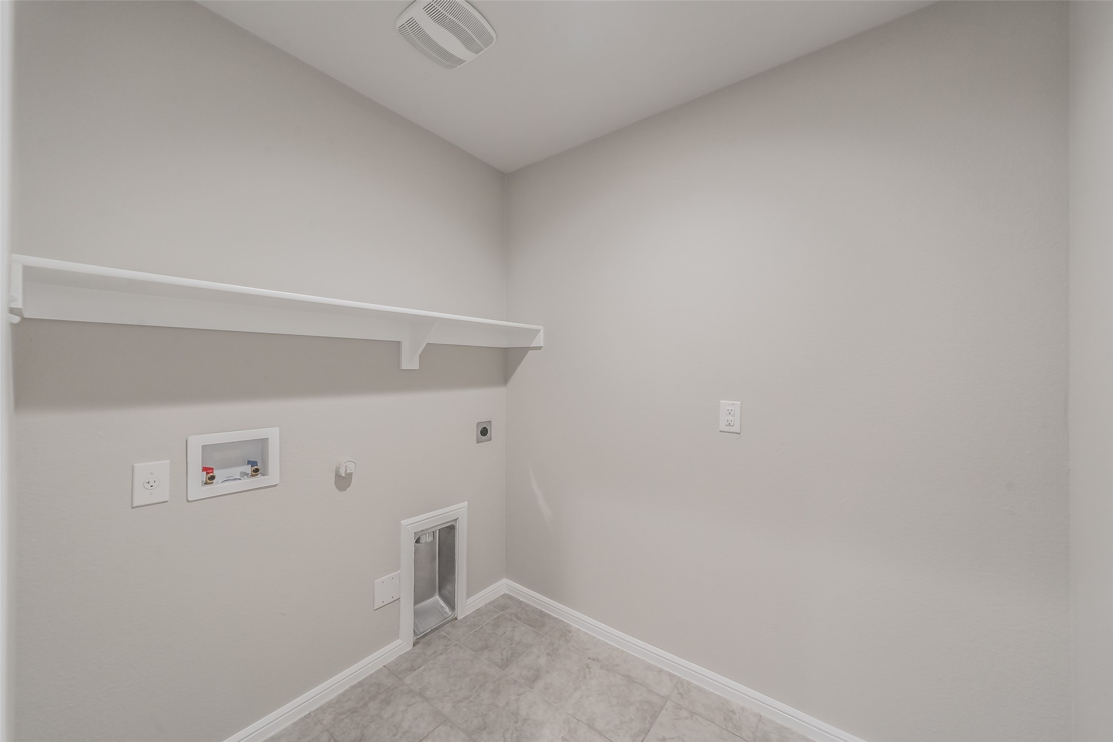 304 Abingdon Street Azle TX 76020