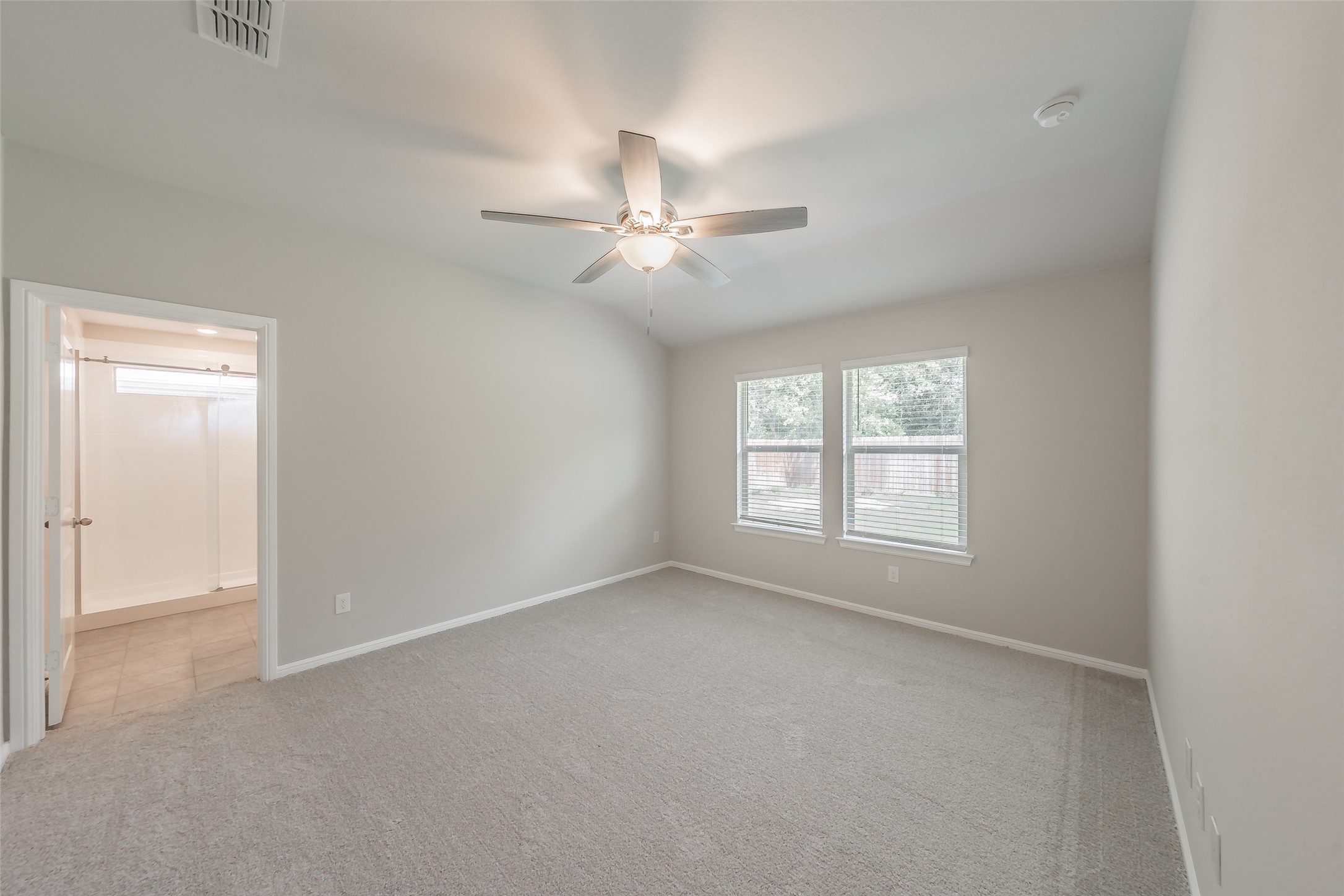 304 Abingdon Street Azle TX 76020
