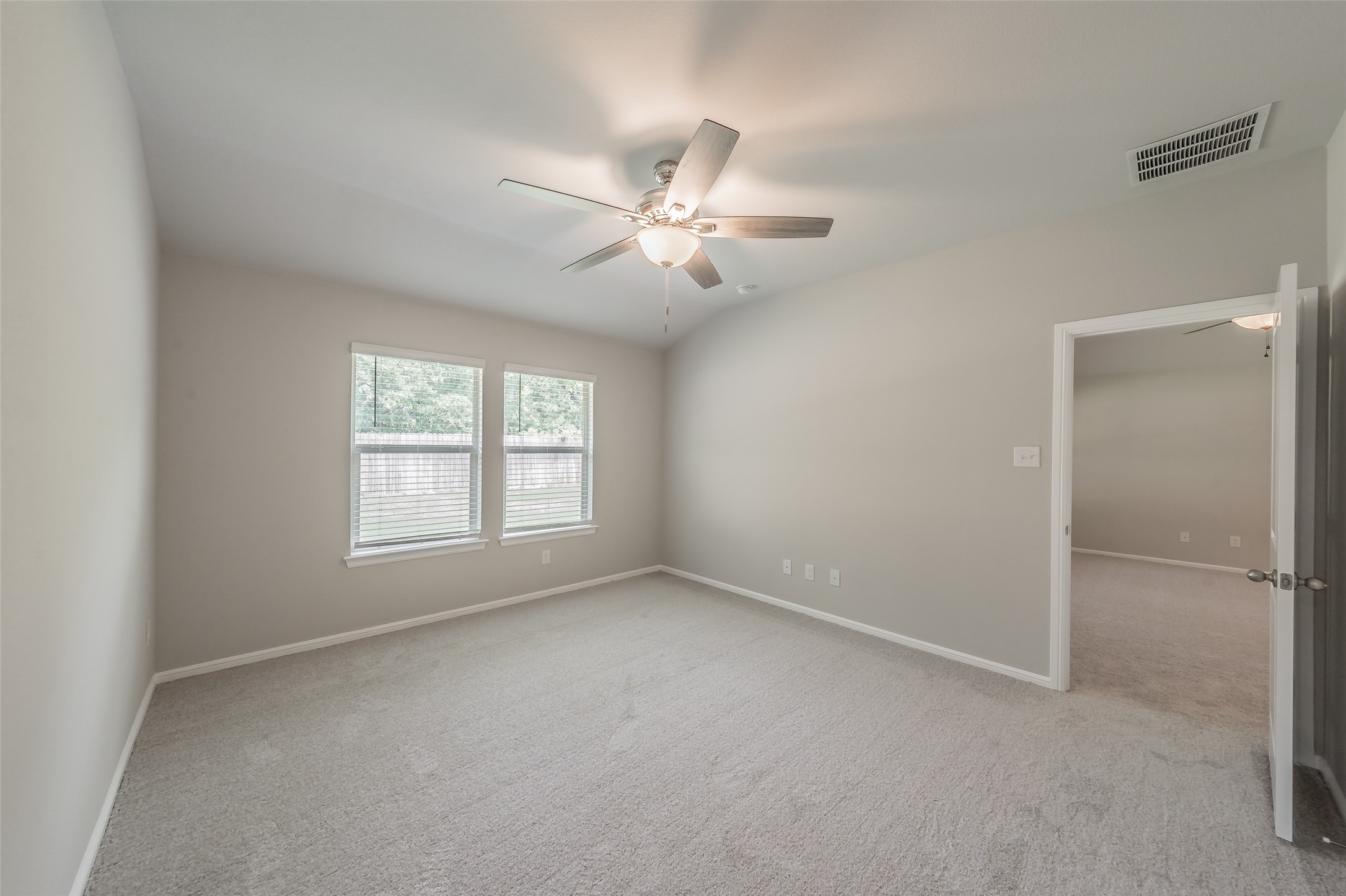 304 Abingdon Street Azle TX 76020