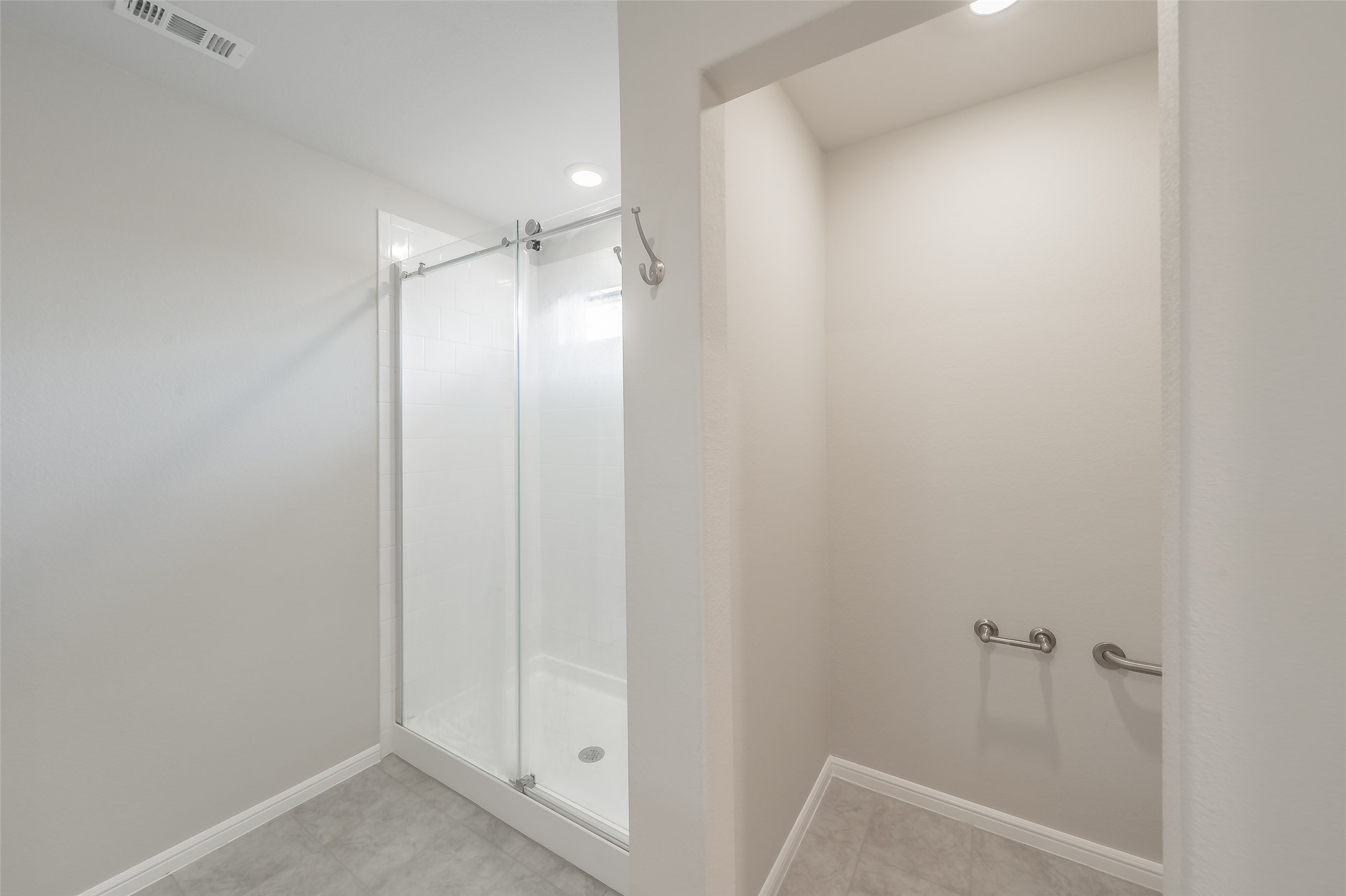 304 Abingdon Street Azle TX 76020