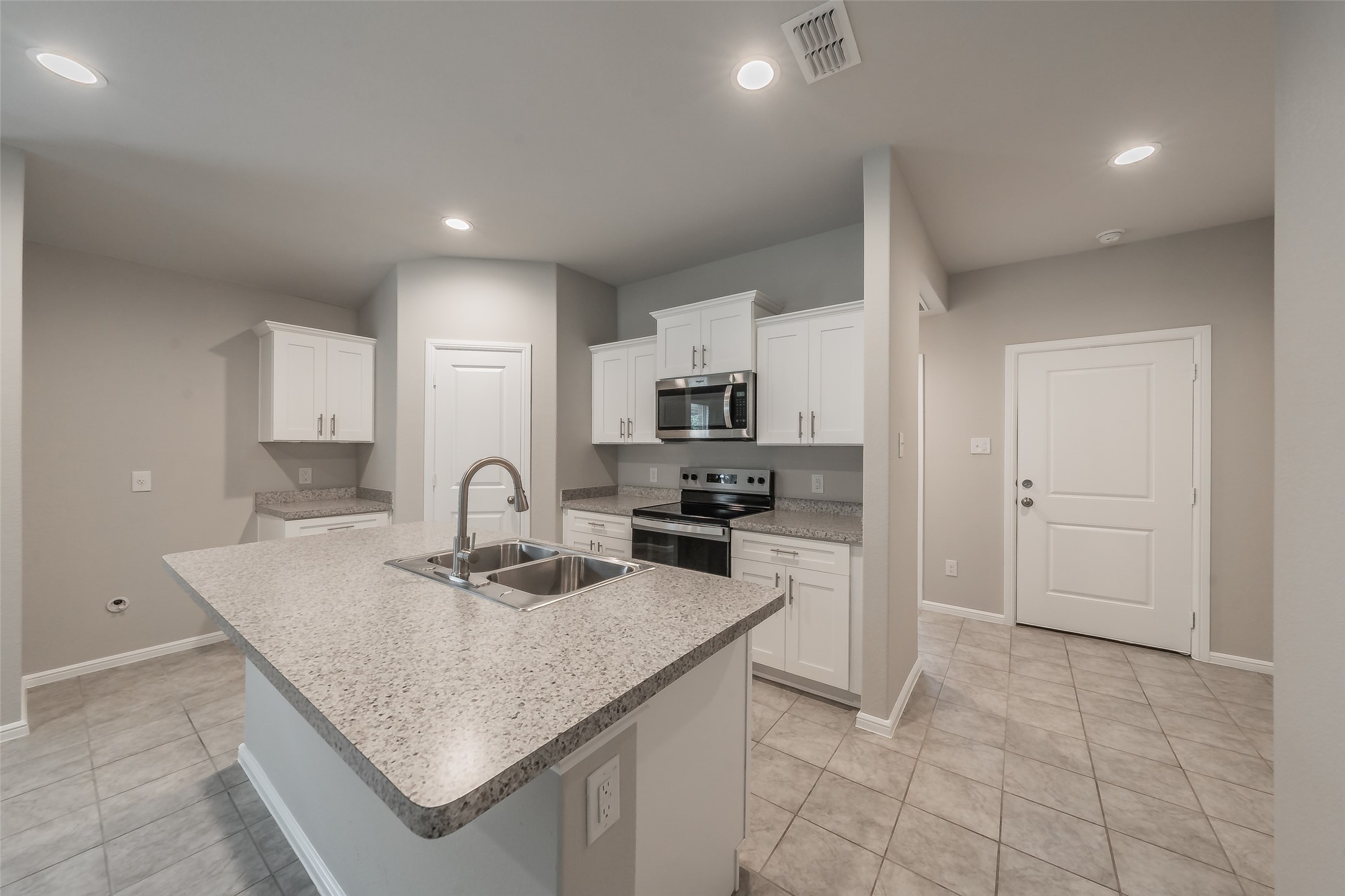 304 Abingdon Street Azle TX 76020