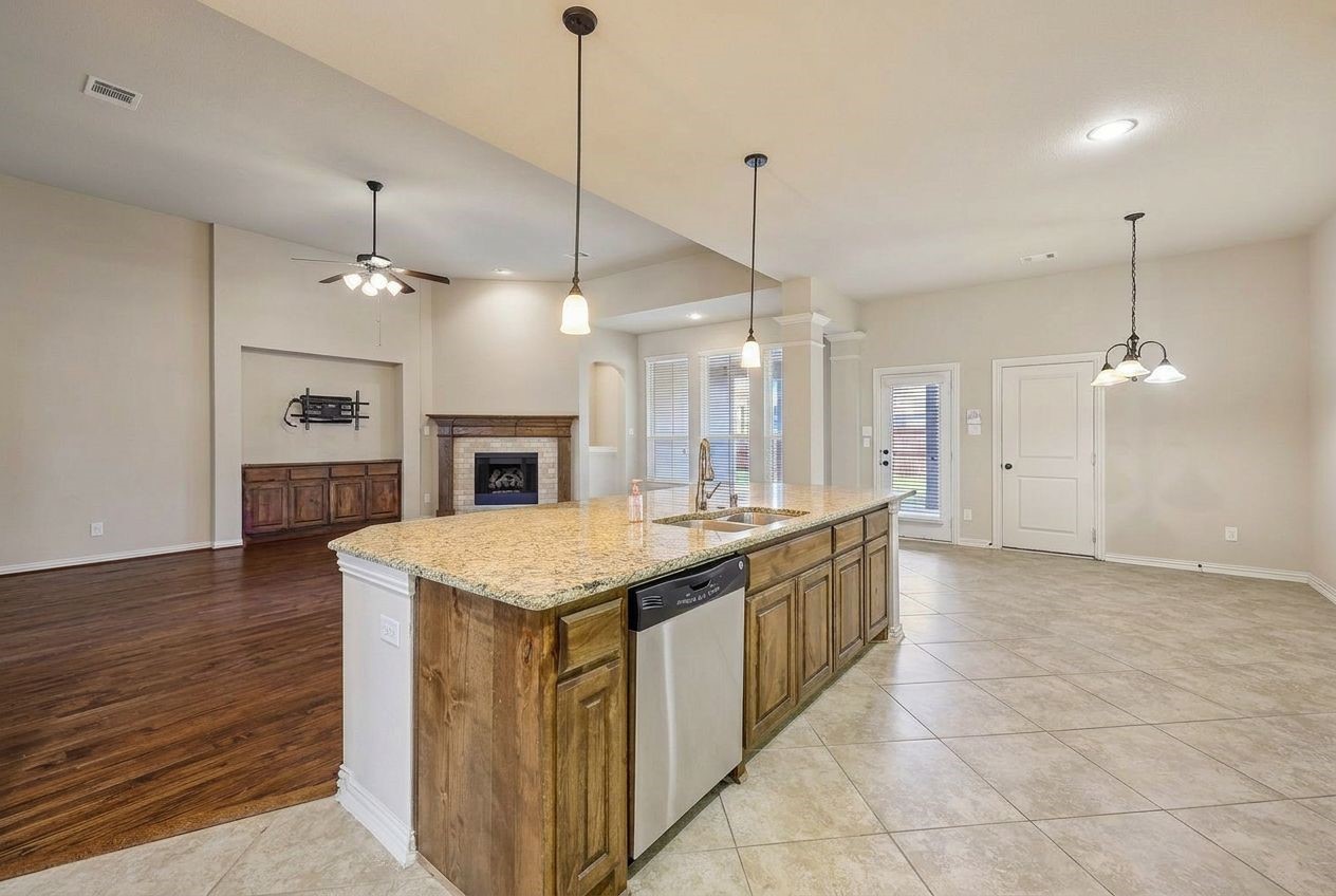3248 Potters House Way Dallas TX 75236