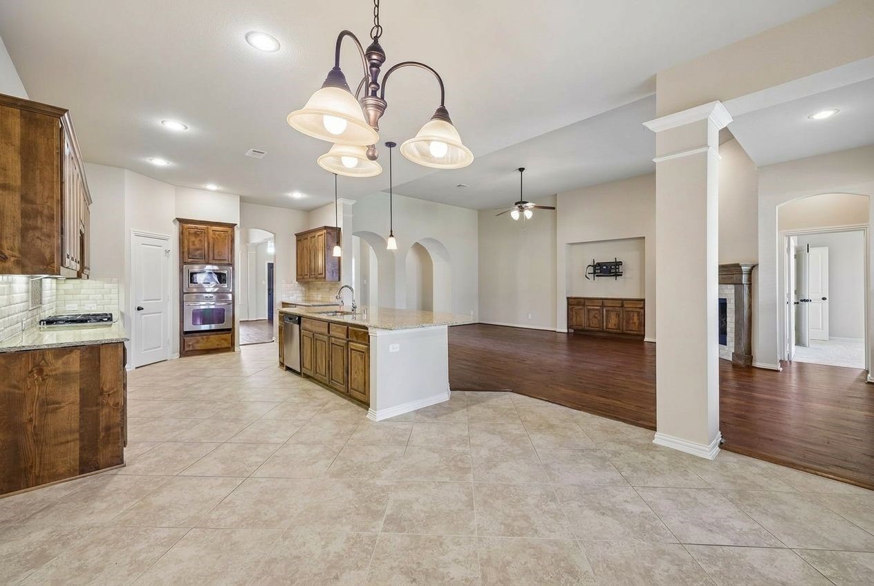 3248 Potters House Way Dallas TX 75236