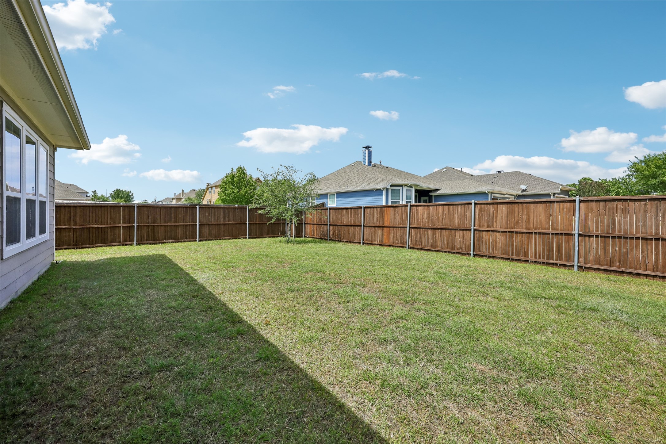 3248 Potters House Way Dallas TX 75236