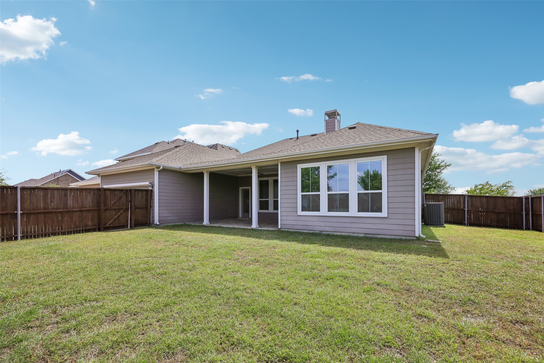 3248 Potters House Way Dallas TX 75236