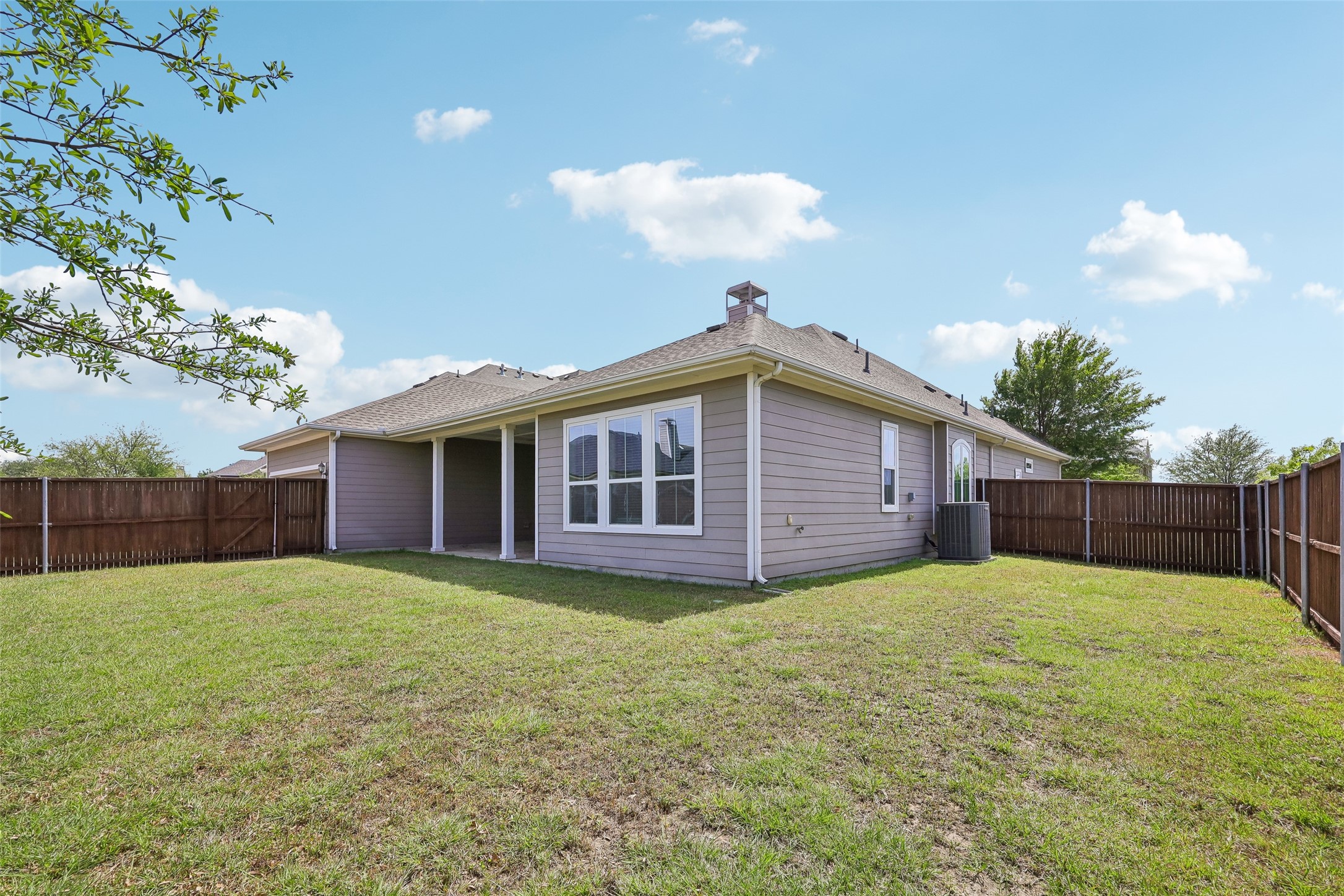 3248 Potters House Way Dallas TX 75236