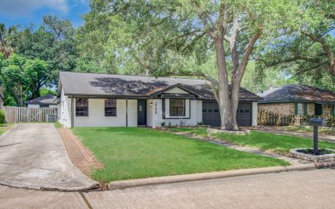2708 Tallow Street Alvin TX 77511