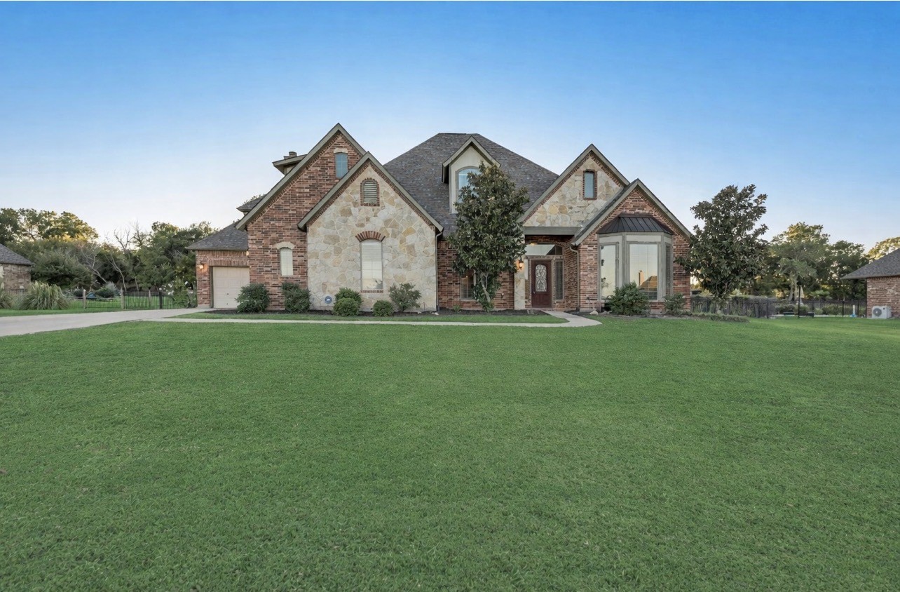 132 Silver Rose Boulevard Burleson TX 76028