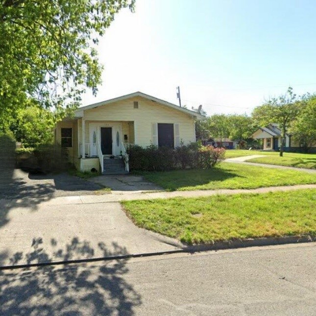120 N Grand Avenue Sherman TX 75090