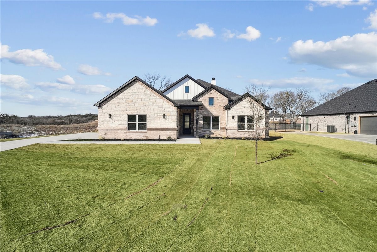 340 Slimp Bluff Azle TX 76020