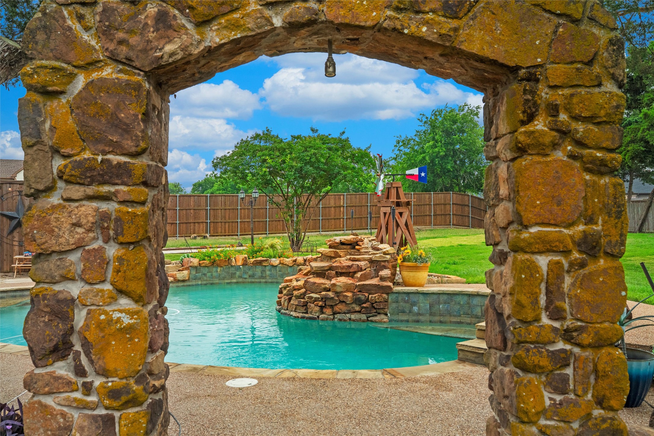 1561 Saint Andrews Drive Red Oak TX 75154