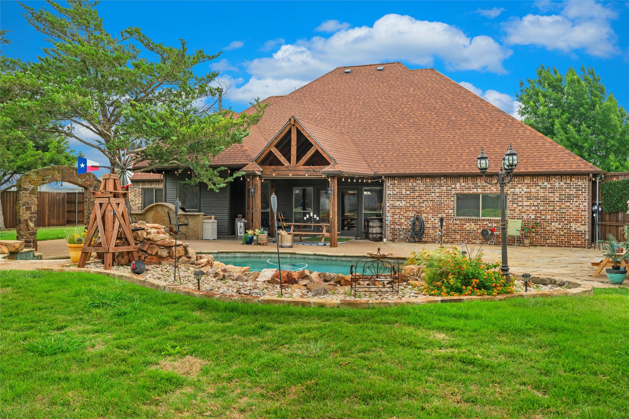 1561 Saint Andrews Drive Red Oak TX 75154