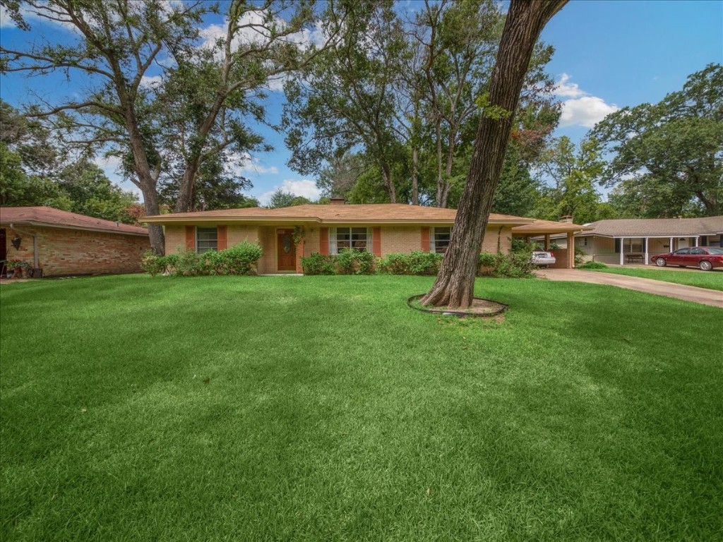 1924 Fairfax Drive Corsicana TX 75110