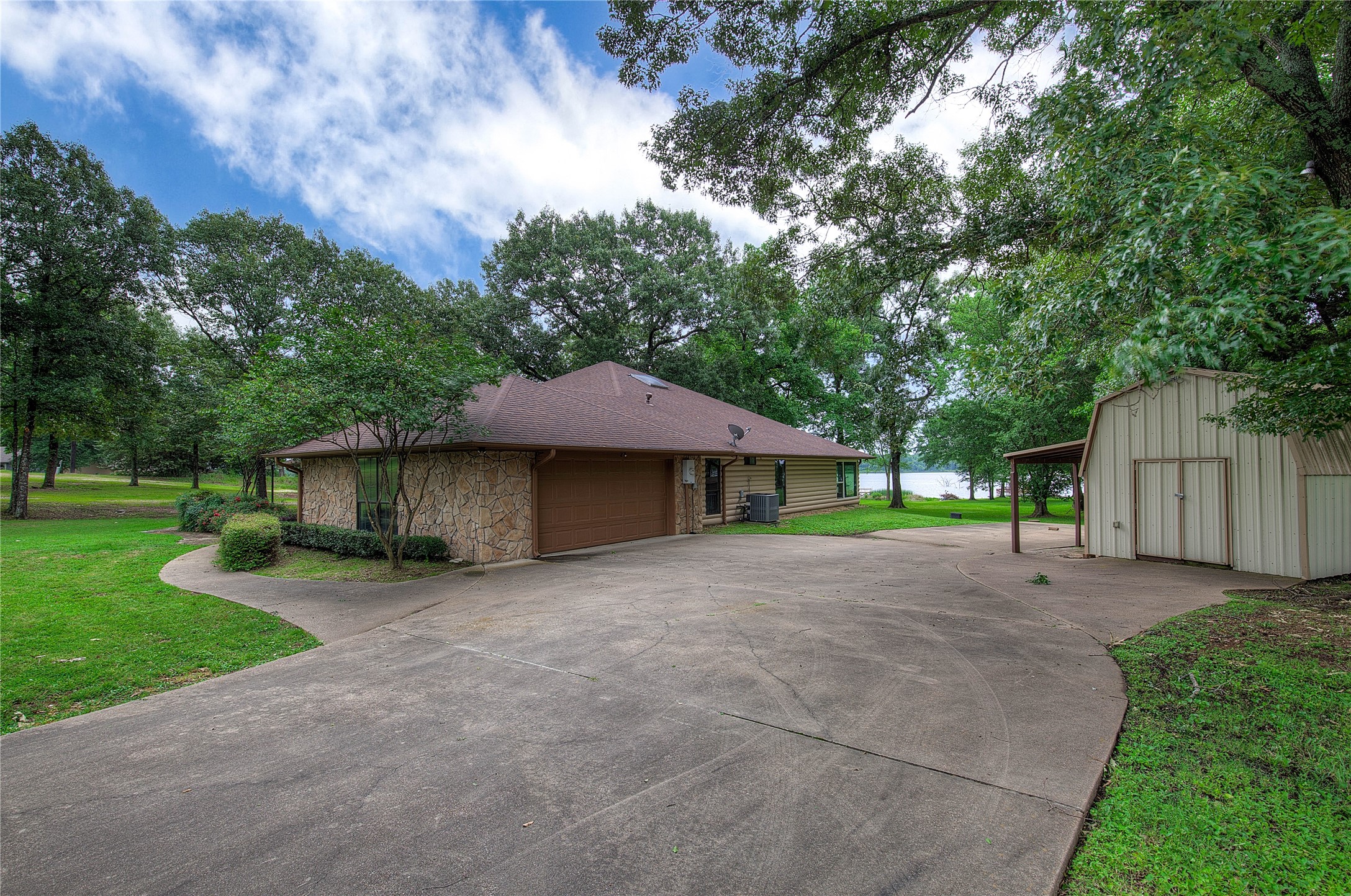 1605 County Road 1785 Yantis TX 75497