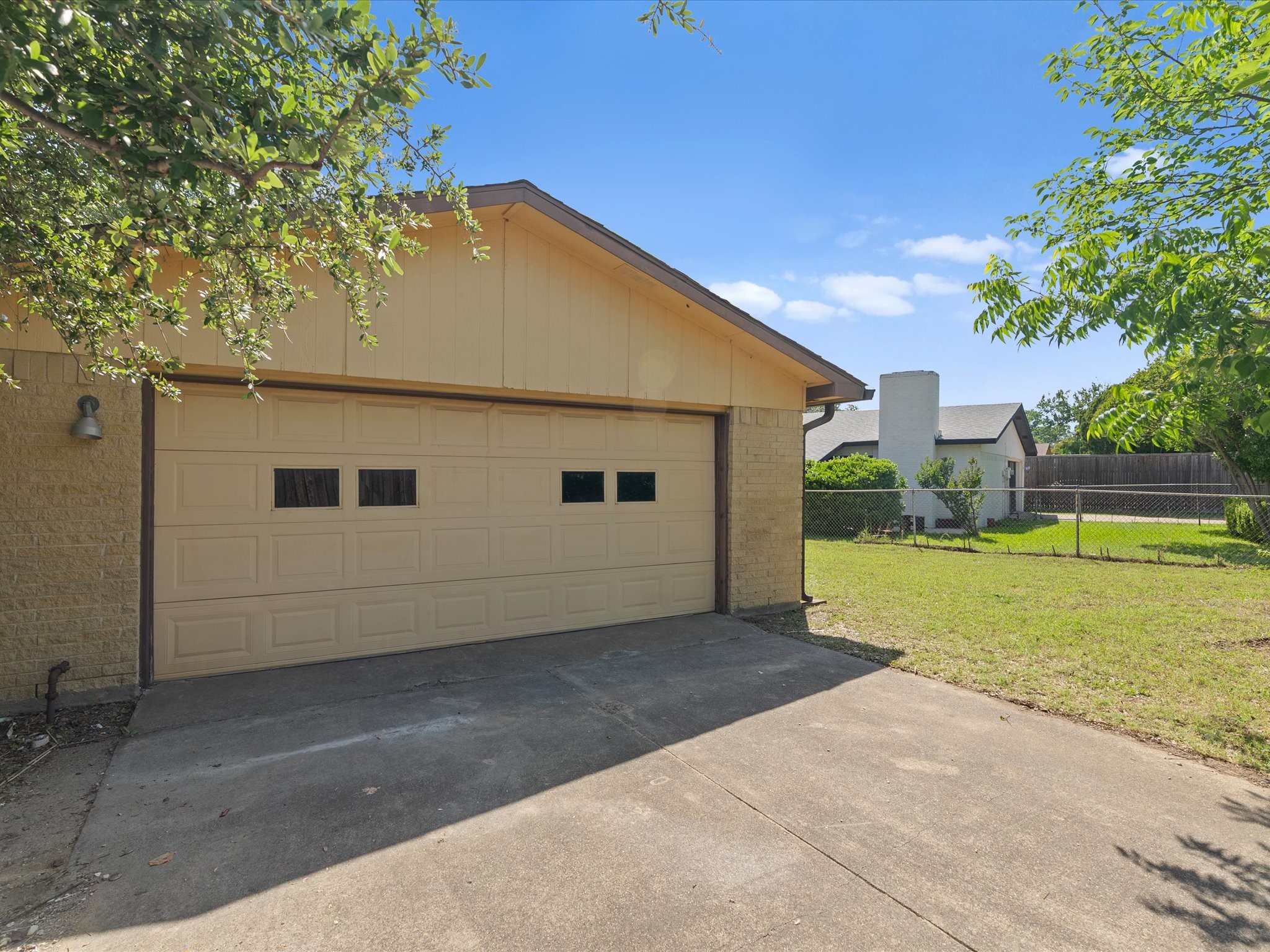 2039 Chestnut Road Carrollton TX 75007