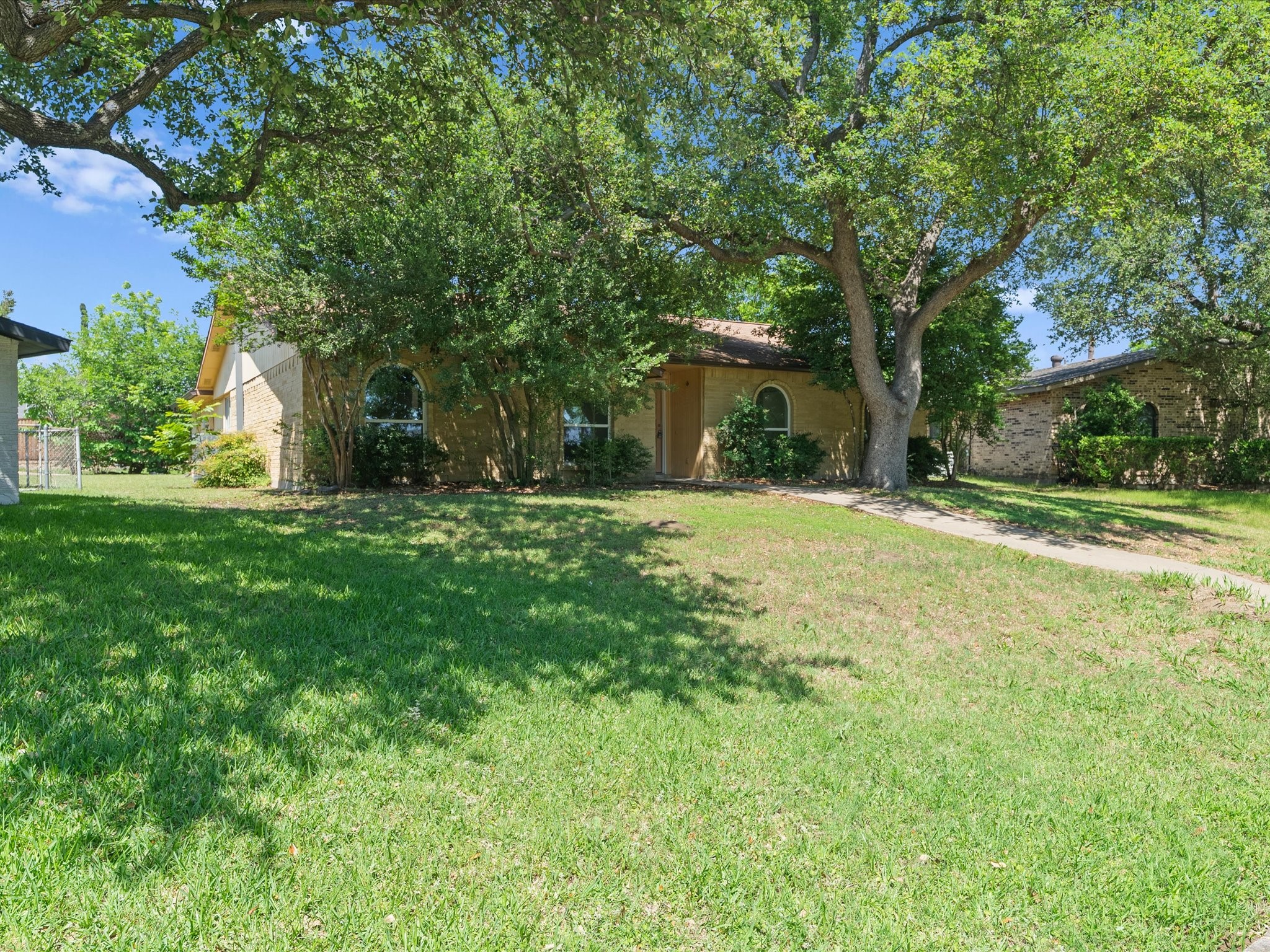 2039 Chestnut Road Carrollton TX 75007
