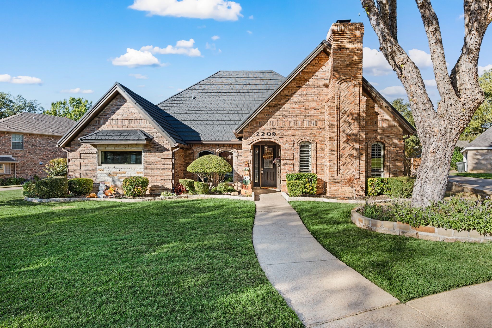 2209 Laurel Court Bedford TX 76021