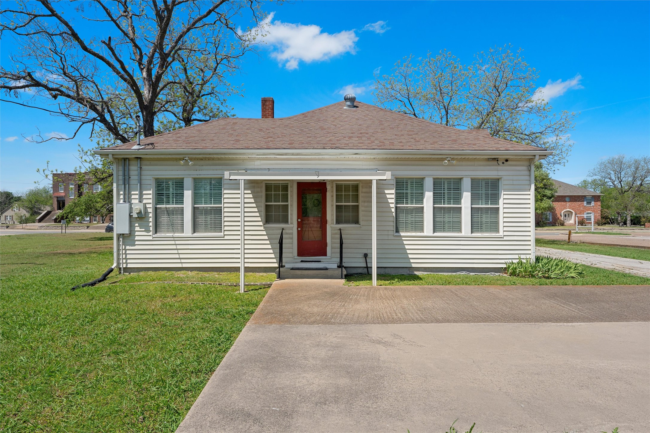 708 E Texas Avenue Mart TX 76664
