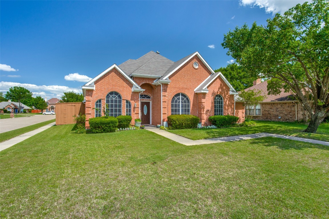 2530 Cresthaven Drive Garland TX 75040