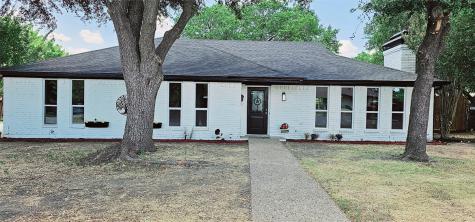 877 Oakbluff Drive Lancaster TX 75146