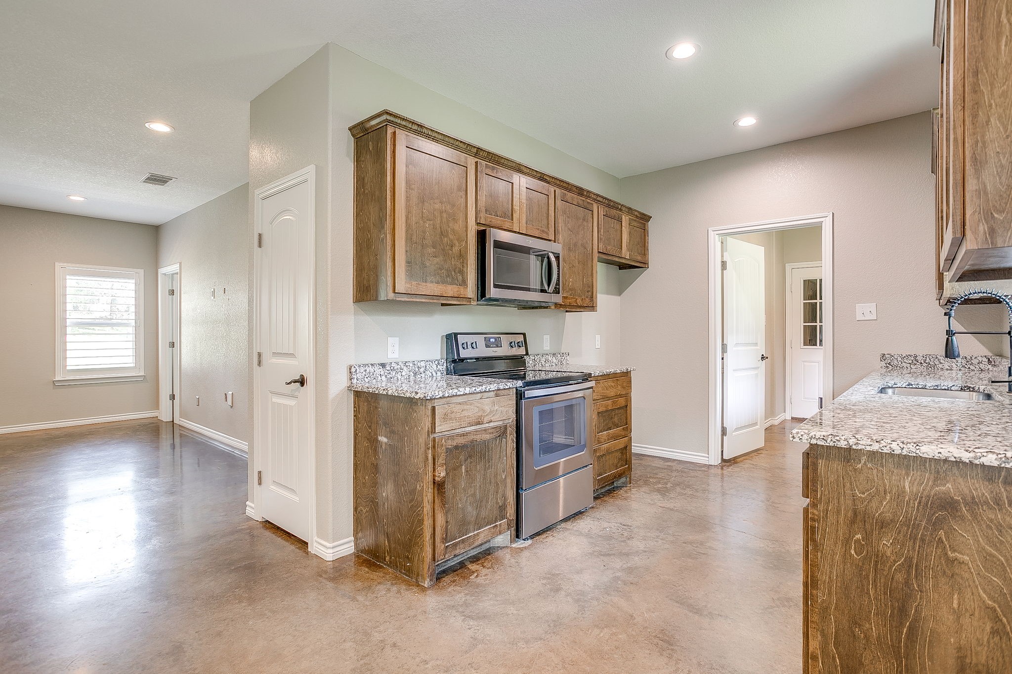 464 Wildwood Lane Burleson TX 76028