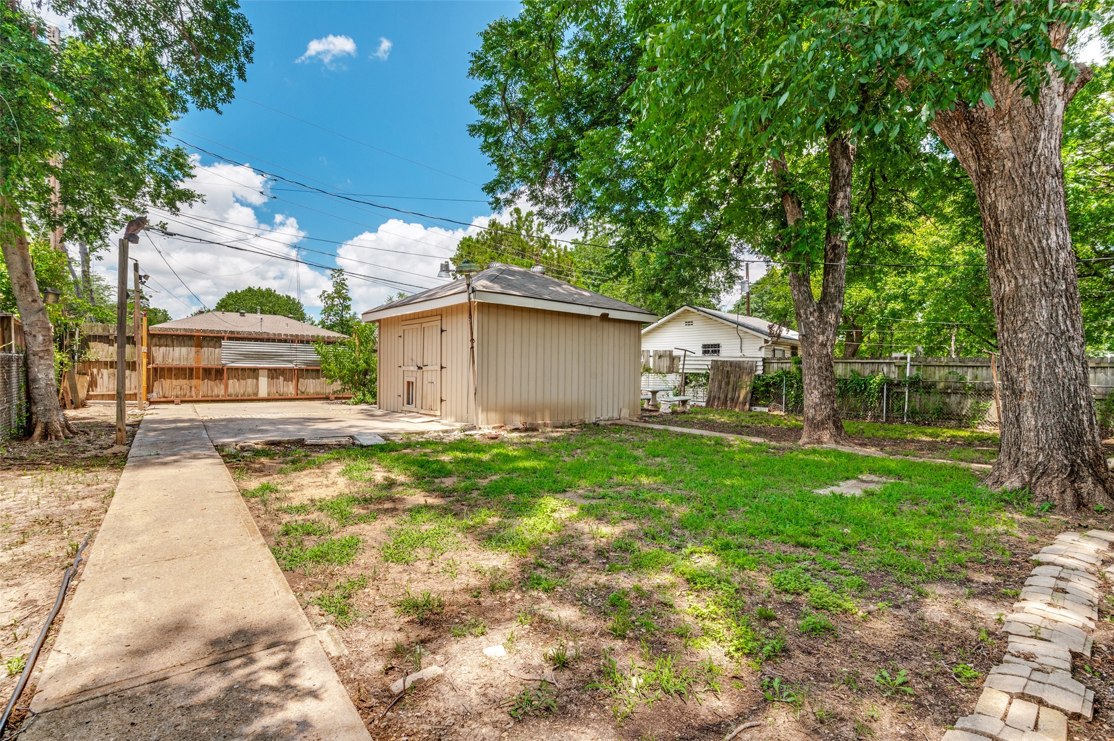 3013 Emmett Street Dallas TX 75211