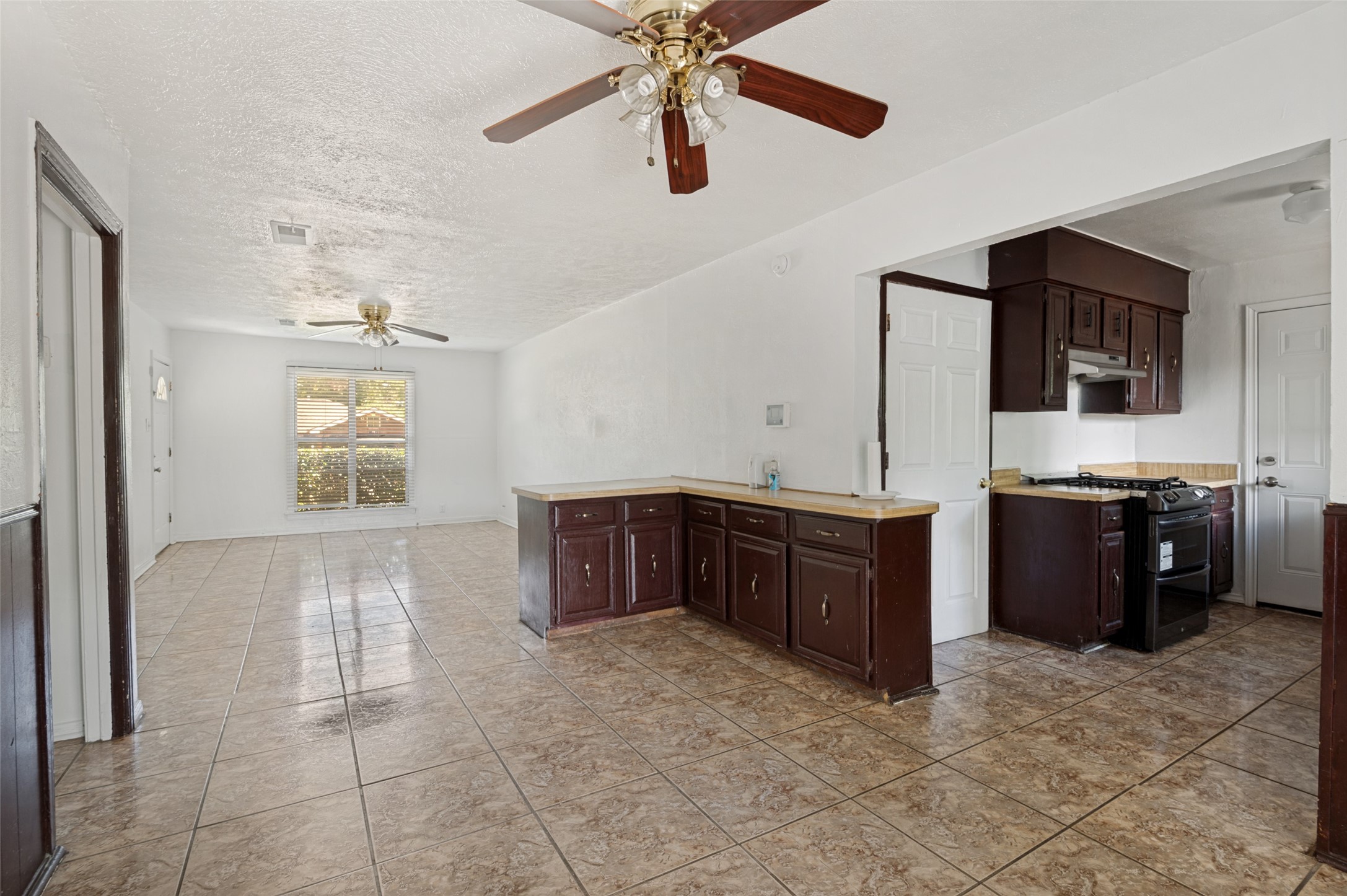 3013 Emmett Street Dallas TX 75211