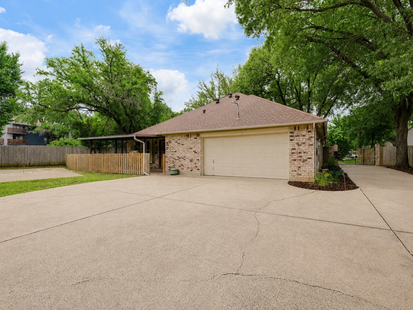709 Chaffee Court Arlington TX 76006