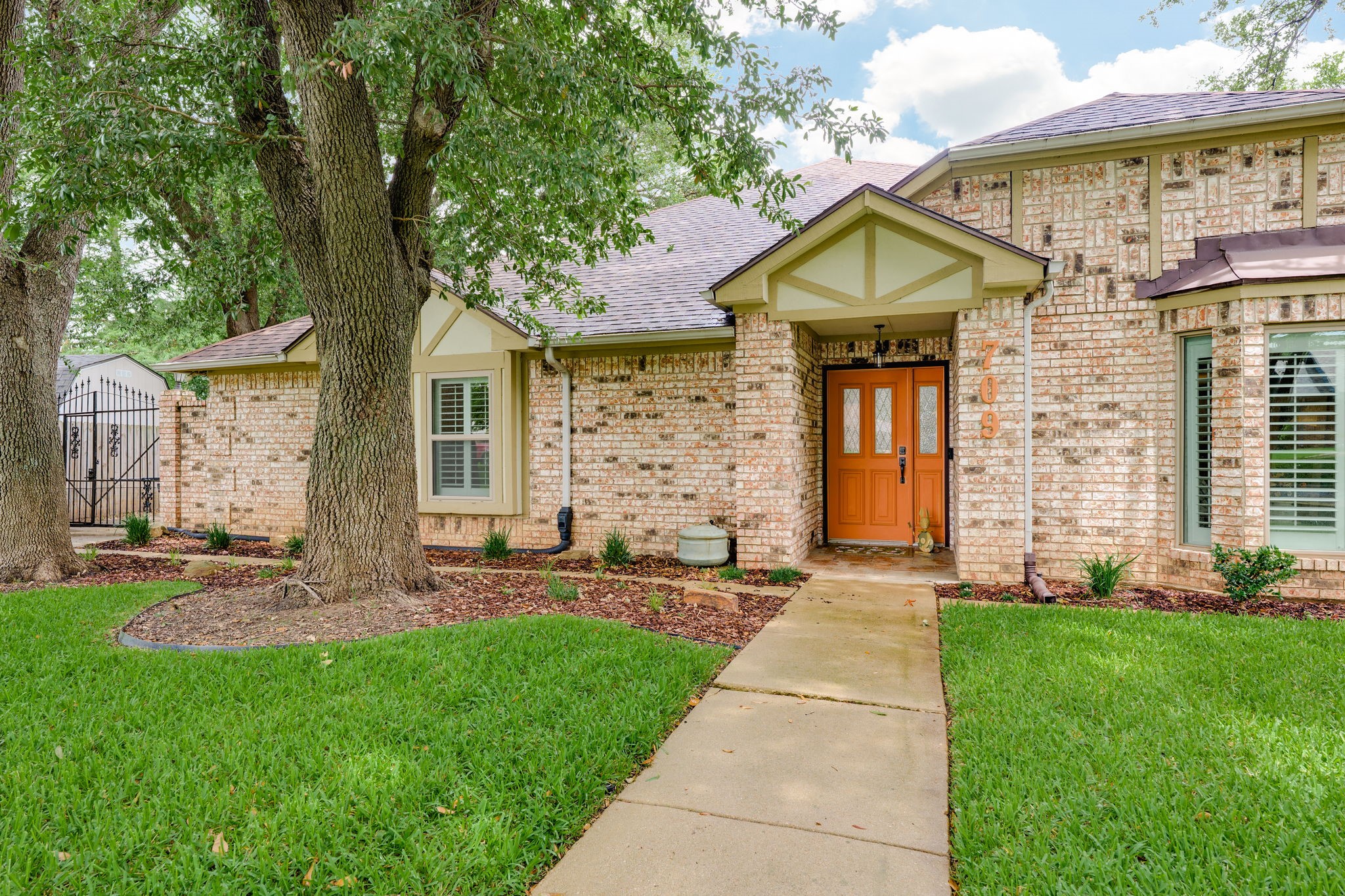 709 Chaffee Court Arlington TX 76006
