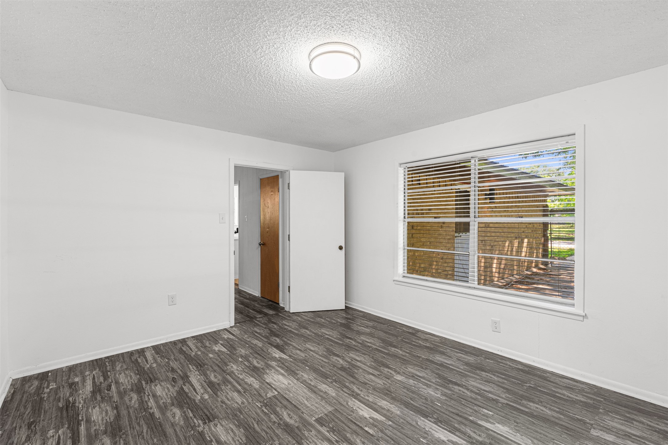 815 N Wright Avenue Kerens TX 75144