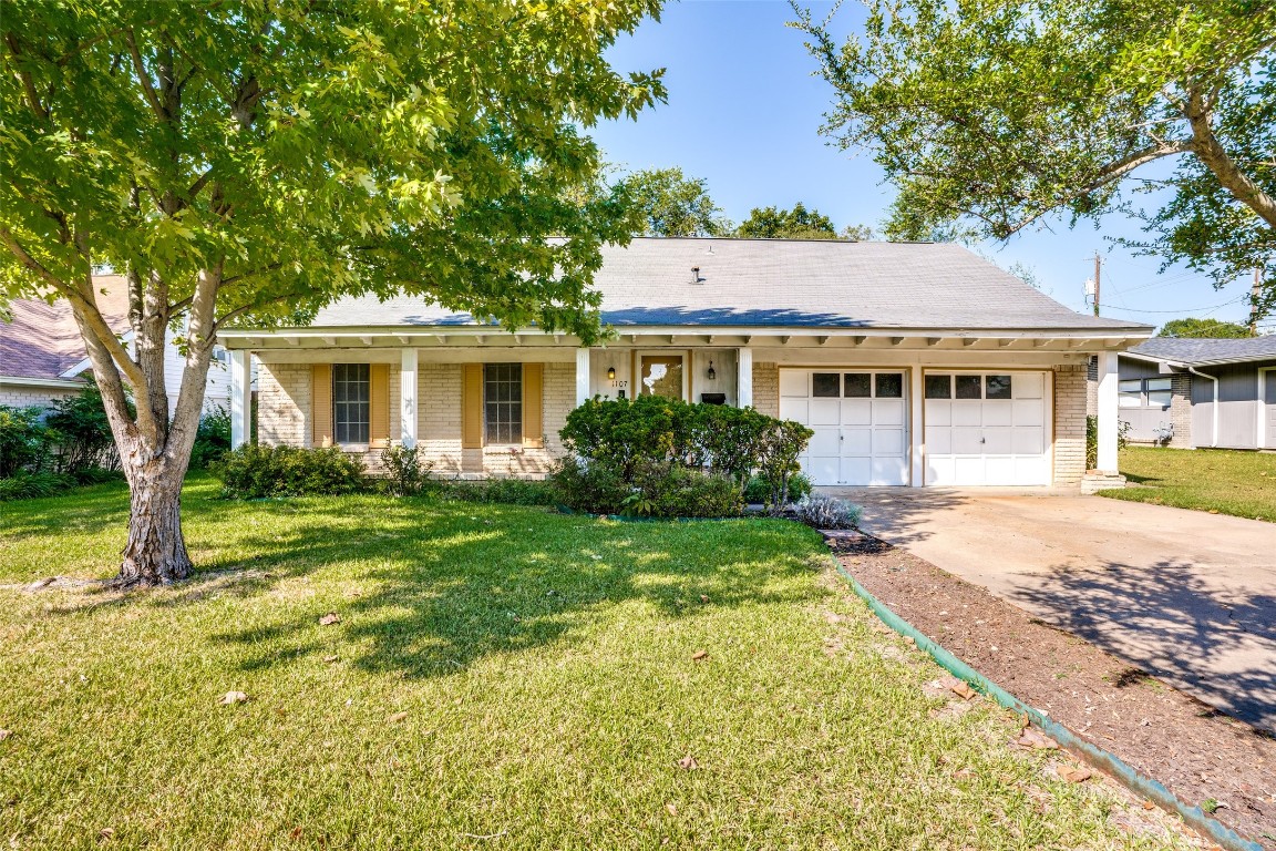 1107 Edwards Court N Irving TX 75062