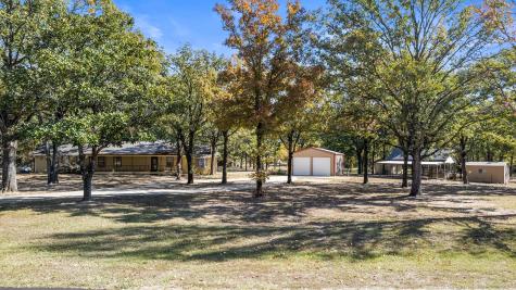 1739 Rs County Road 3345 Emory TX 75440