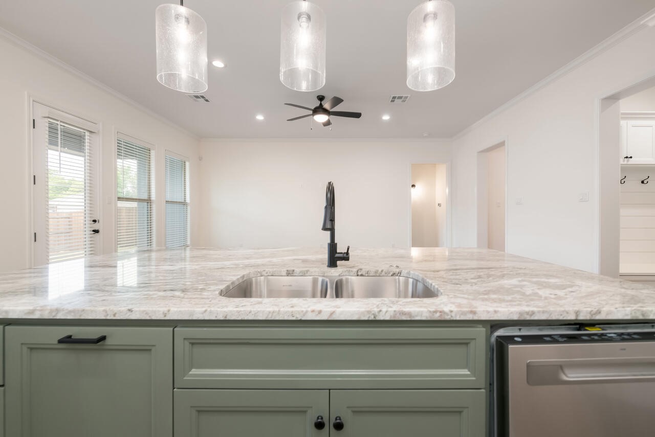 336 Camellia Drive Hewitt TX 76643