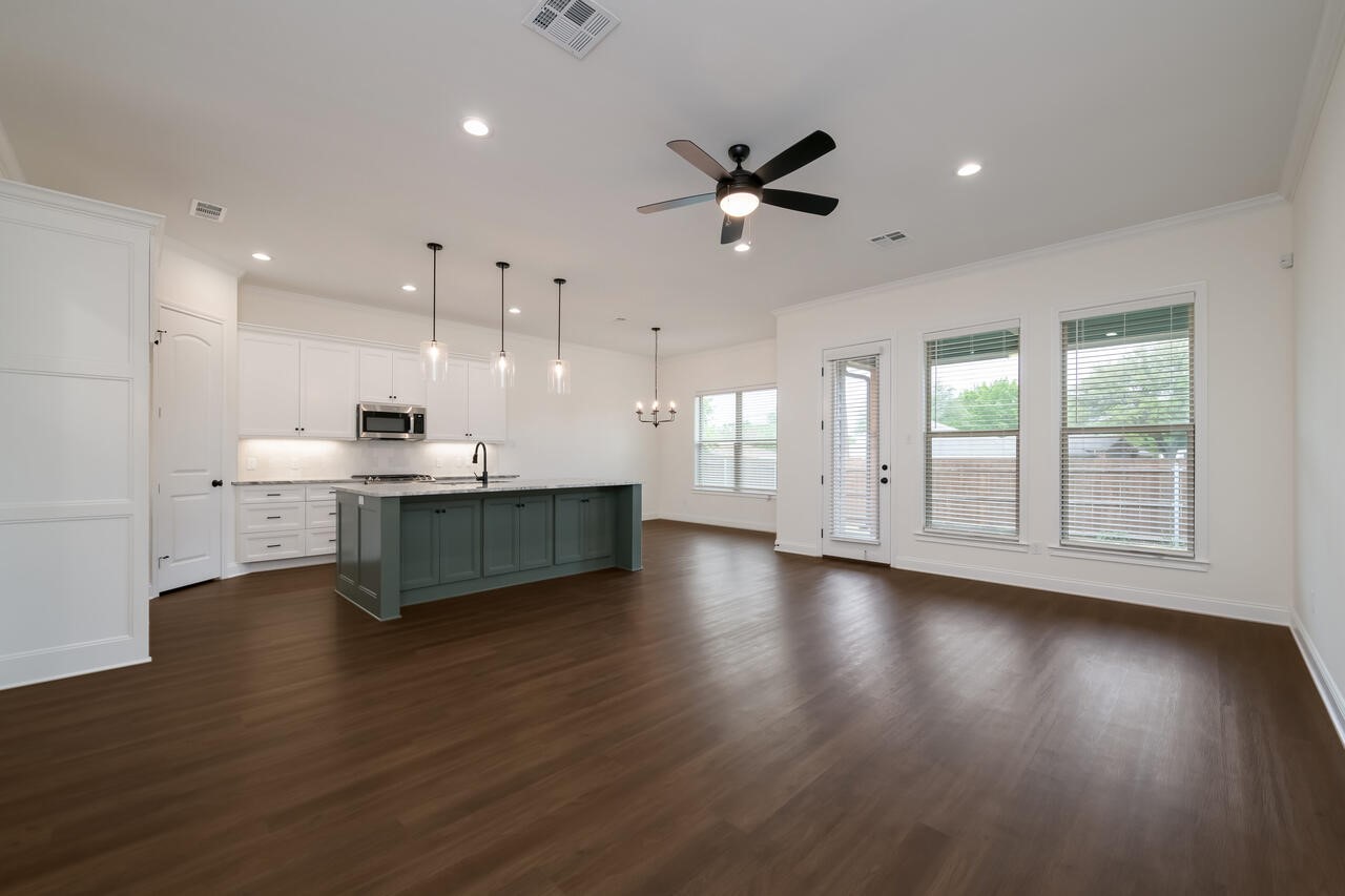 336 Camellia Drive Hewitt TX 76643