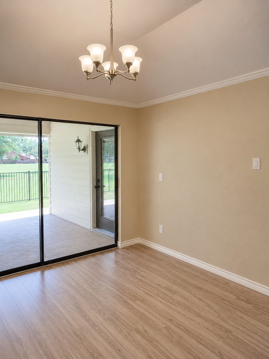 2806 Laurel Oaks Drive Garland TX 75044