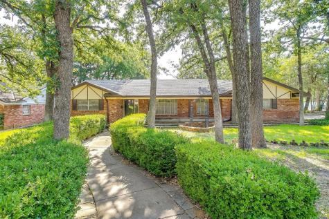 1137 Brookside Drive Hurst TX 76053
