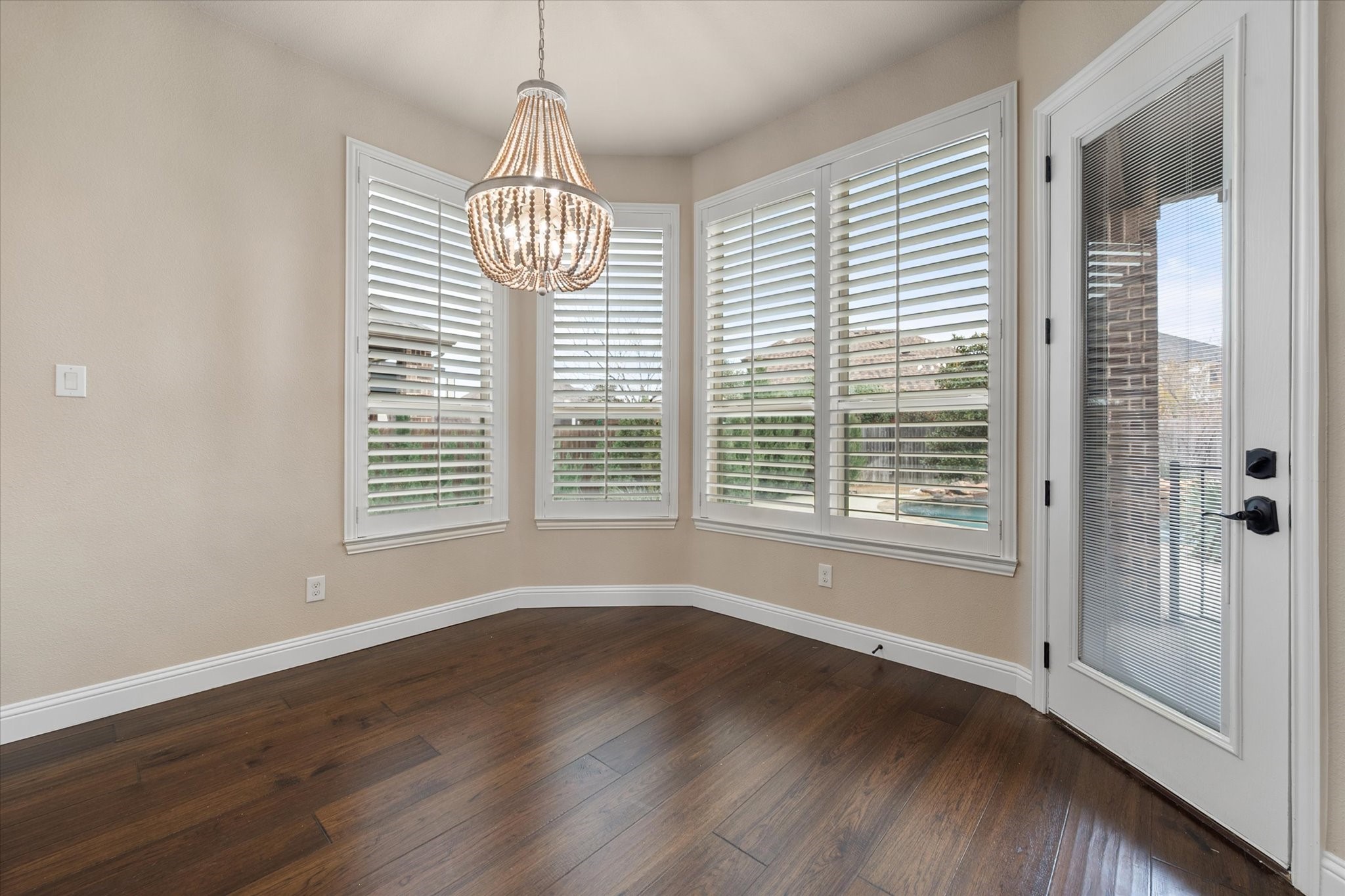 925 Sandy Hill Burleson TX 76028