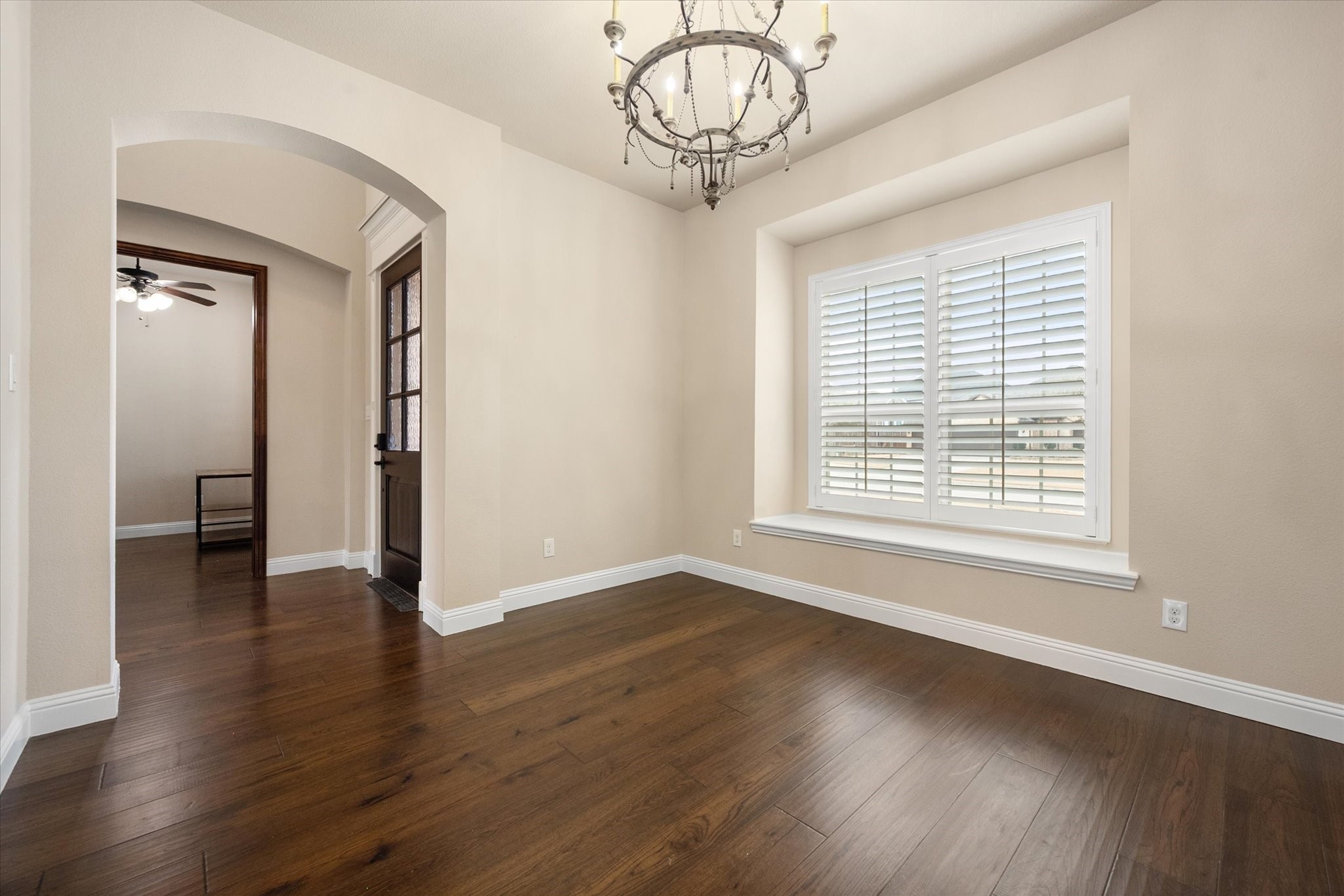 925 Sandy Hill Burleson TX 76028