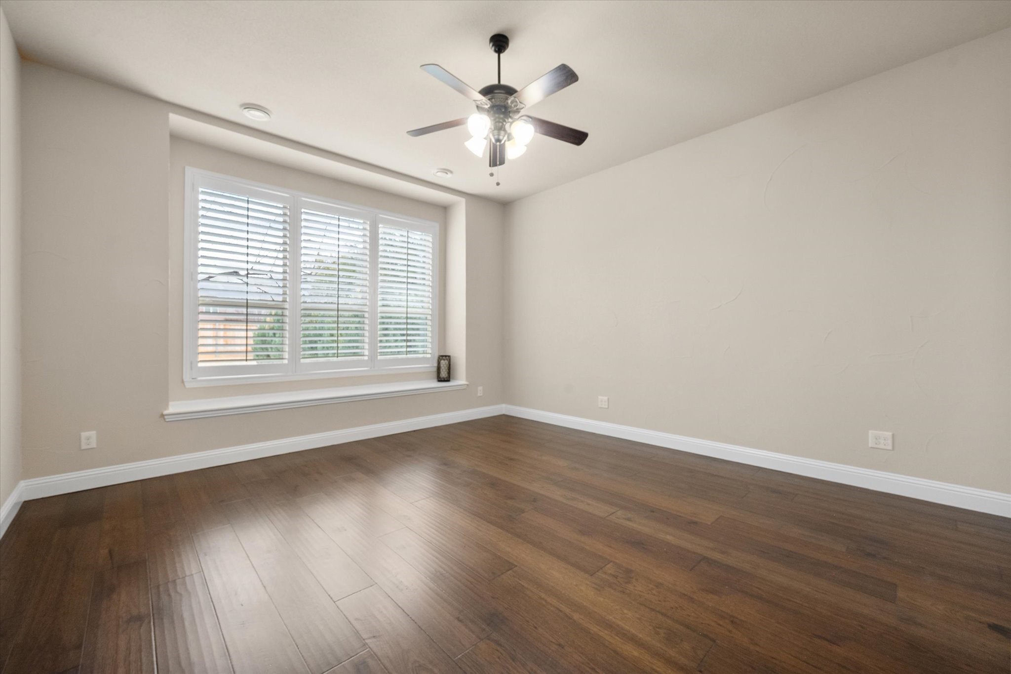925 Sandy Hill Burleson TX 76028