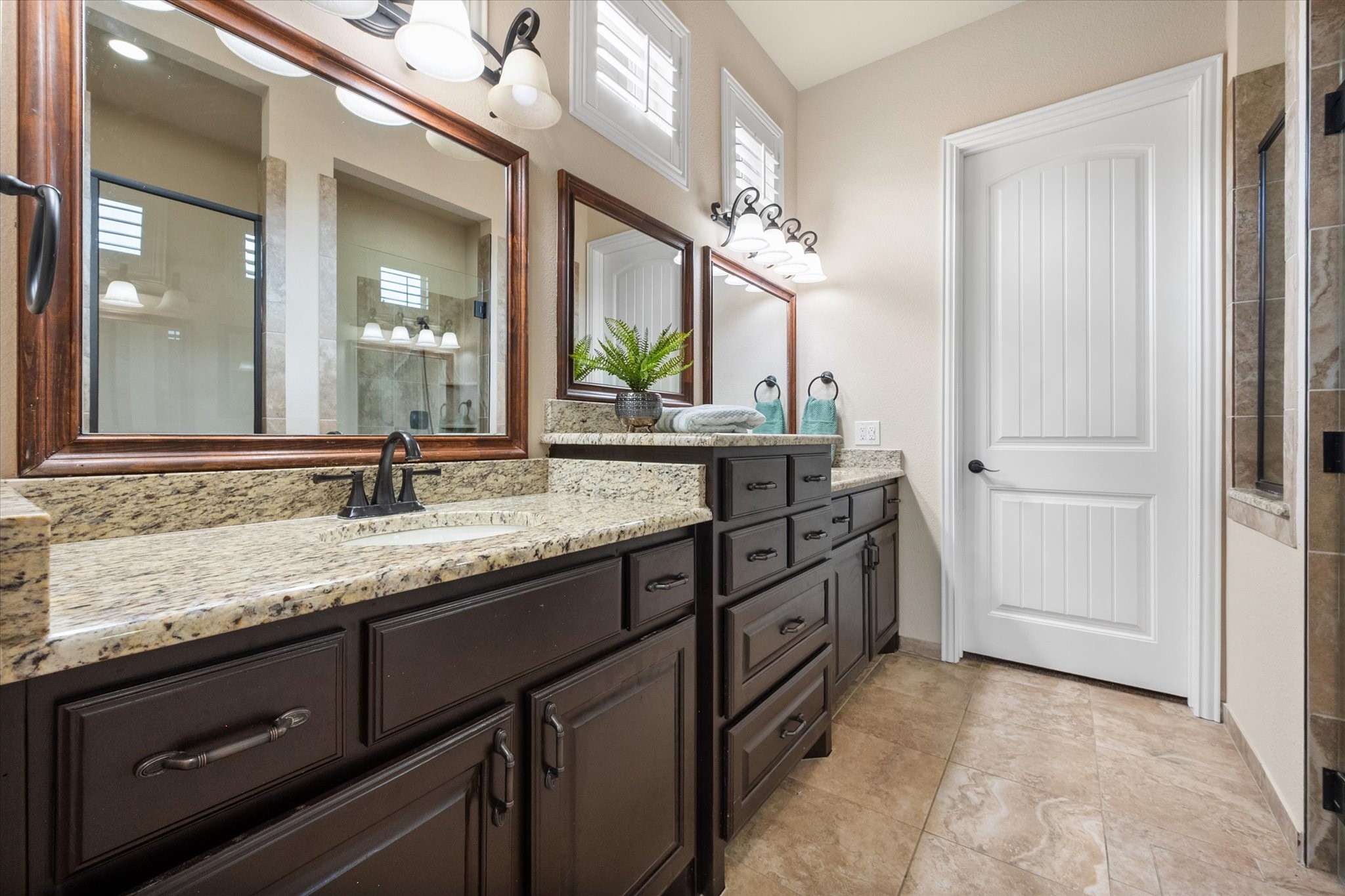 925 Sandy Hill Burleson TX 76028