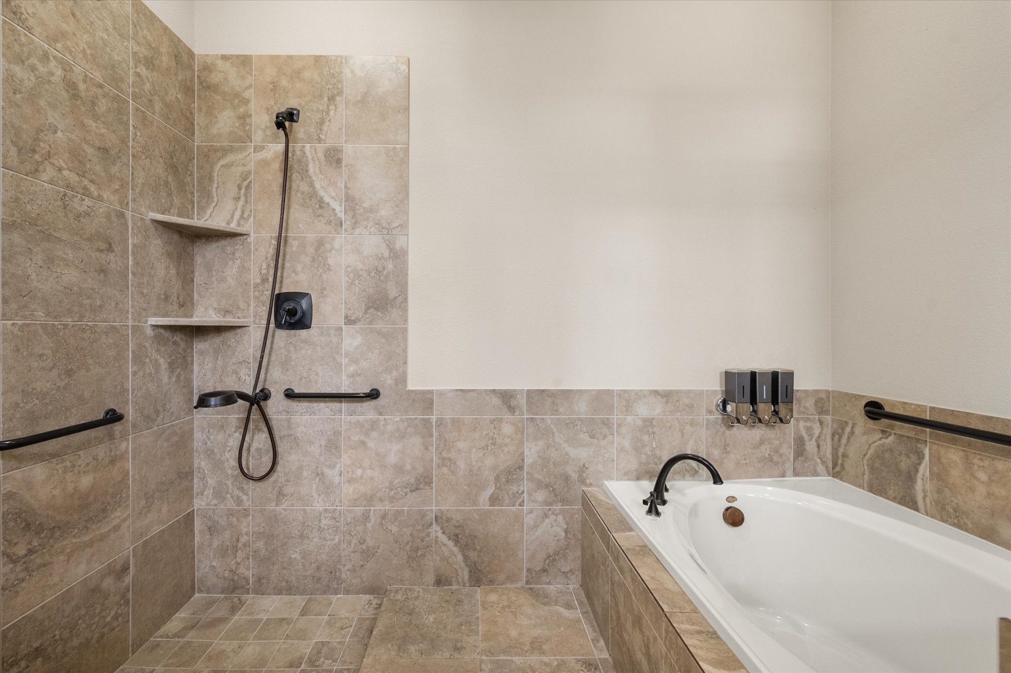 925 Sandy Hill Burleson TX 76028