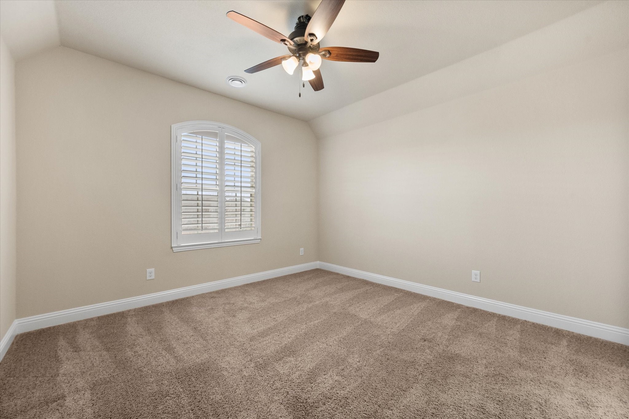 925 Sandy Hill Burleson TX 76028