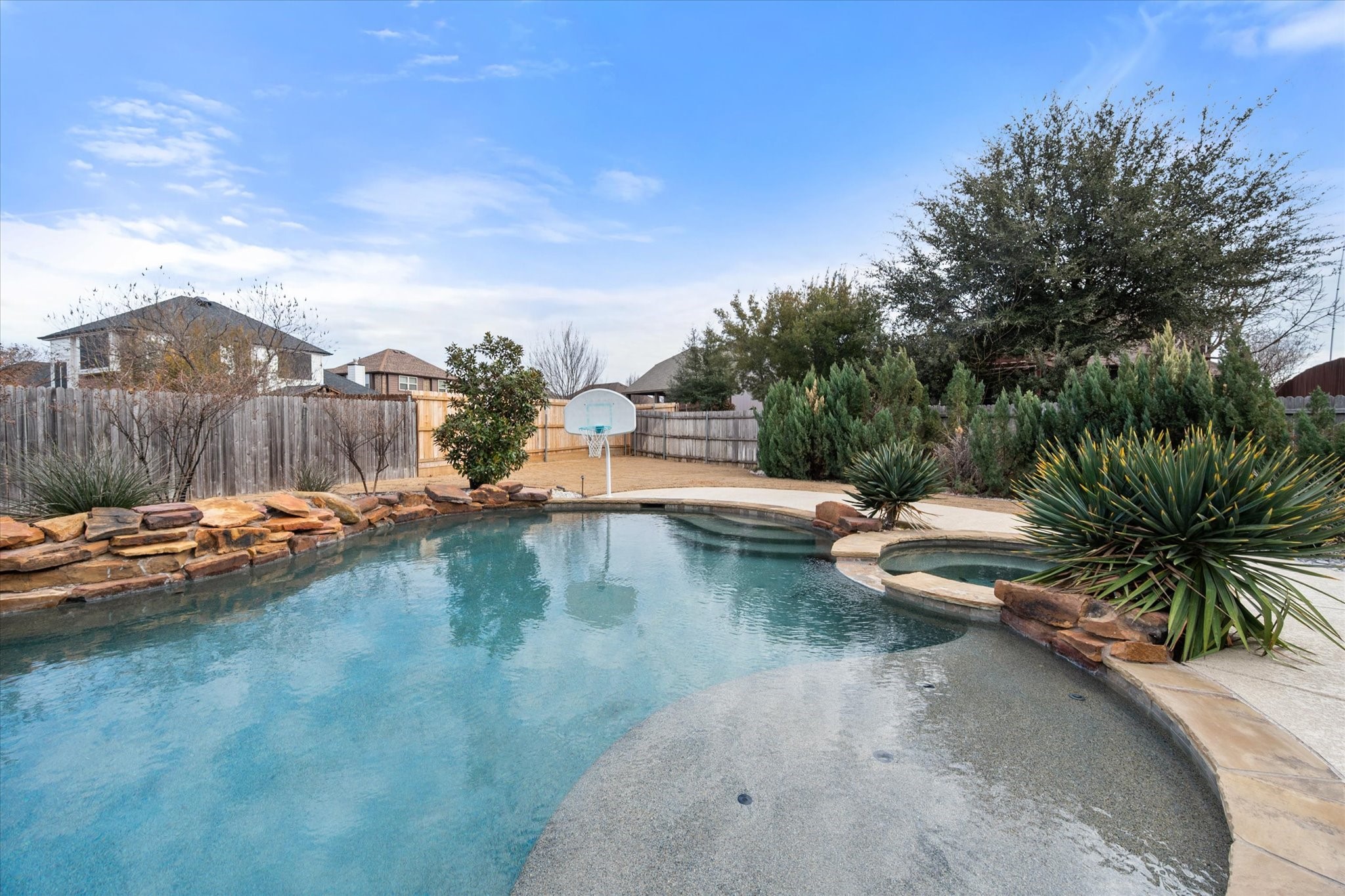925 Sandy Hill Burleson TX 76028