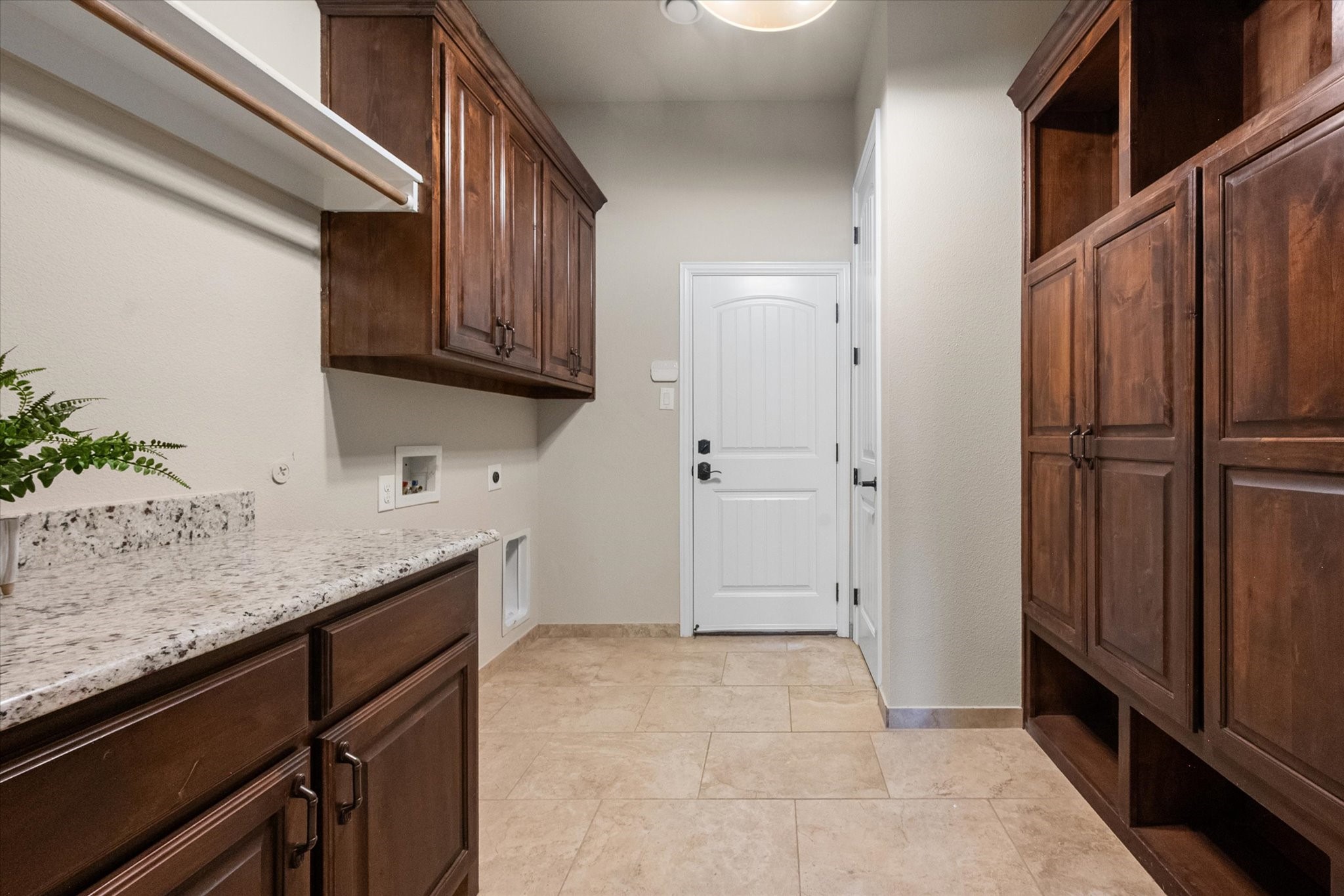 925 Sandy Hill Burleson TX 76028