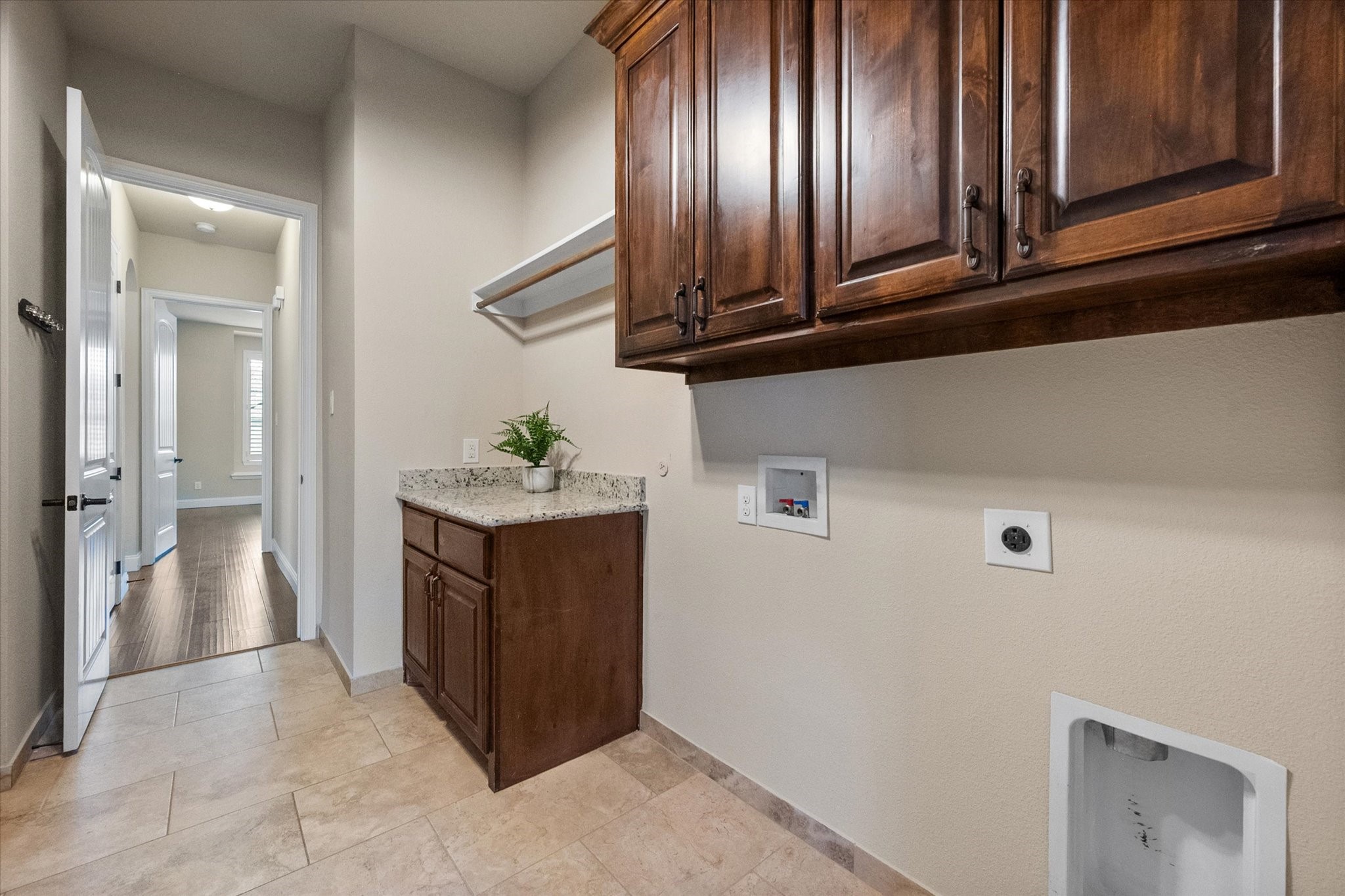 925 Sandy Hill Burleson TX 76028